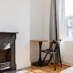 Newly Renovated 3Bed Period Home In Stratford